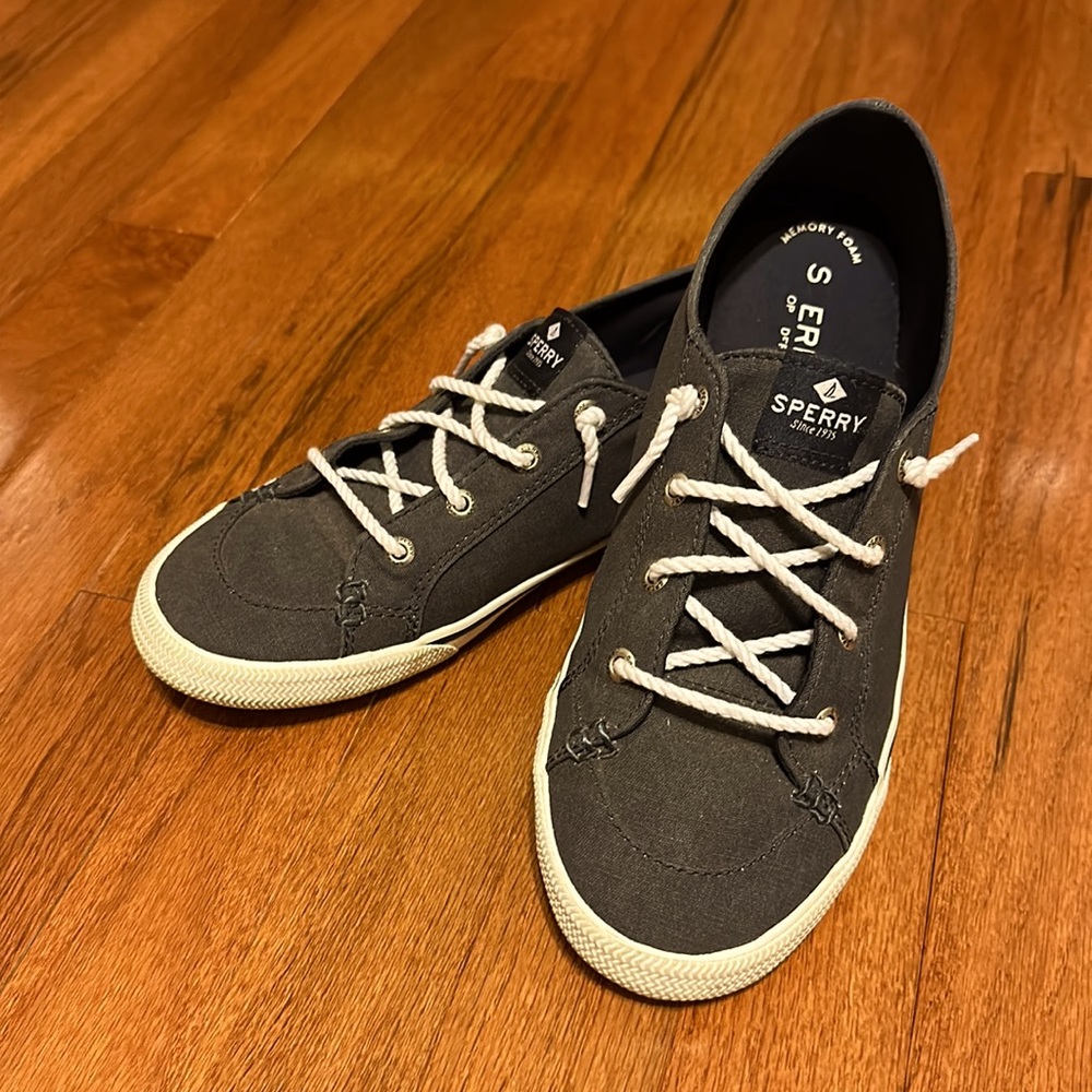 Sperry Slip on Sneakers Size 8
